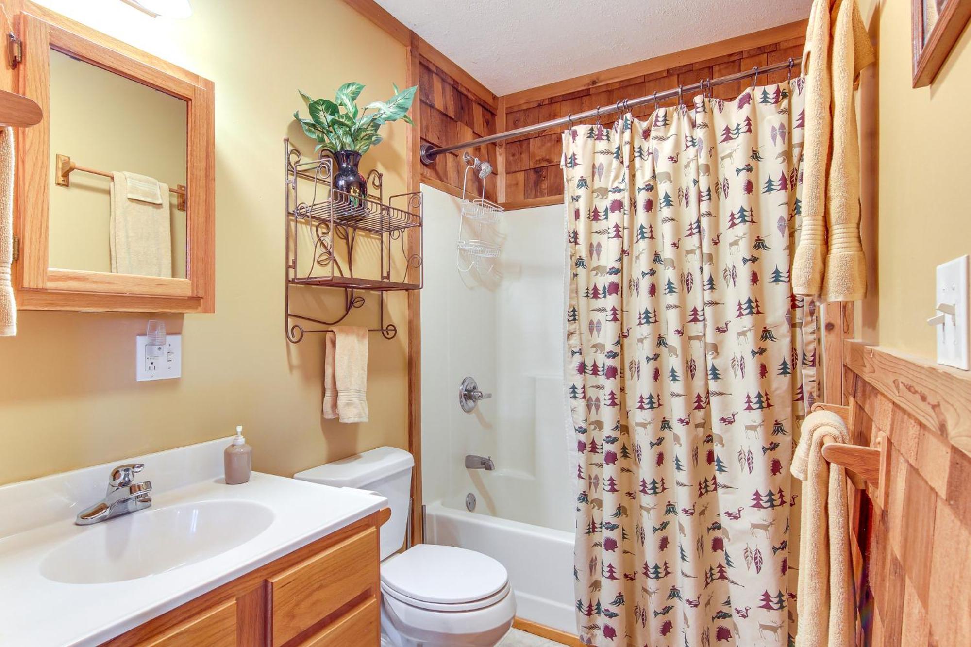 Charming Fox Den Cabin In Whittier With Hot Tub! Kültér fotó